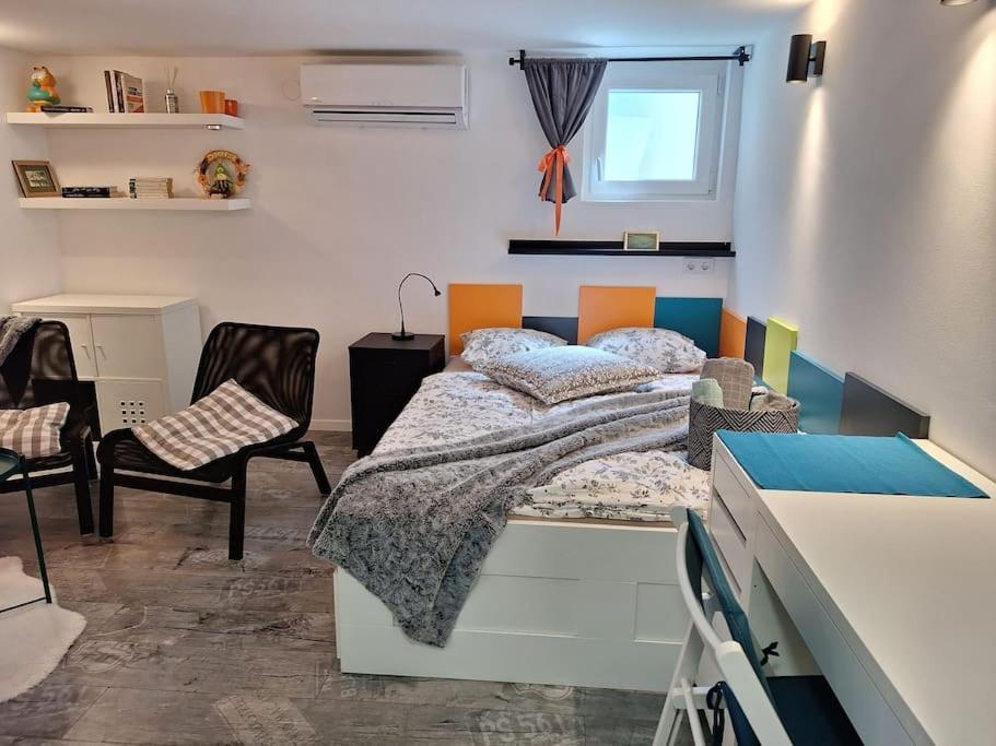 New Studio Apartment Emmy With Free Street Parking Zagreb Extérieur photo