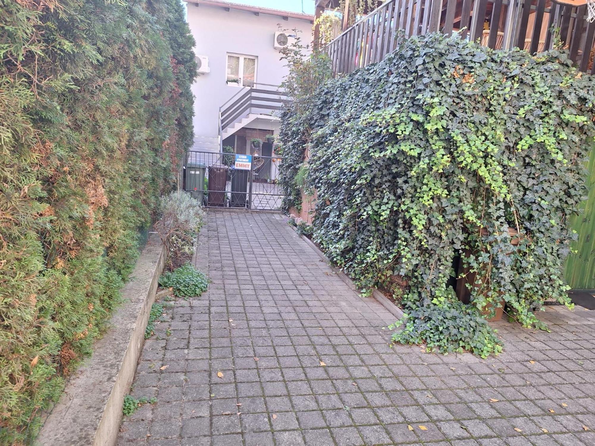 New Studio Apartment Emmy With Free Street Parking Zagreb Extérieur photo